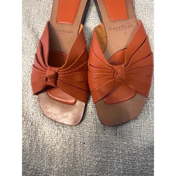 Cole Haan Resort Orange Knotted Top Slip On Leather Sandals Size 7B - Picture 6 of 10